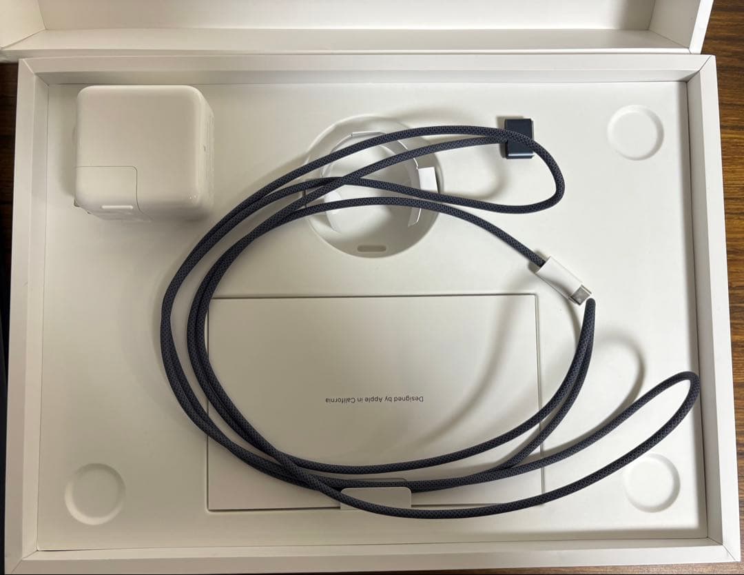 MacBook air m2 13.6インチ 256GB