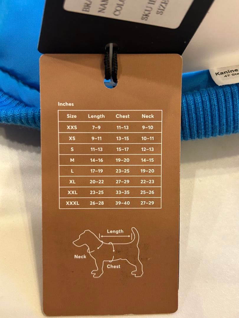 BOSS ダウンジャケット　犬服