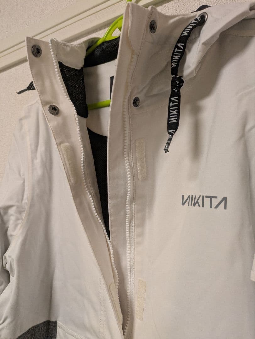 NIKITA アノラックジャケット 女性用 ホワイト/グレー