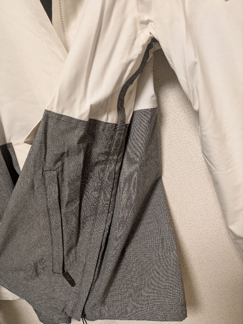 NIKITA アノラックジャケット 女性用 ホワイト/グレー