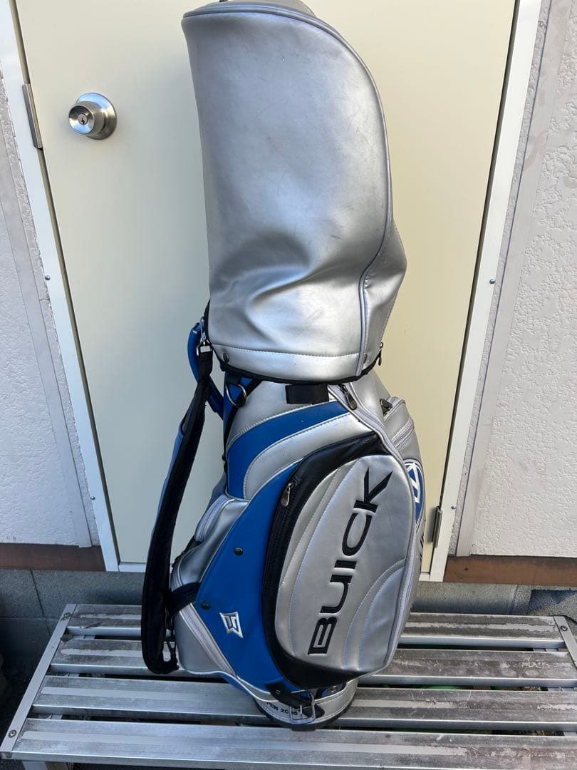 希少タイガーウッズBUICK 50周年記念キャディバッグ シルバー/ブルー