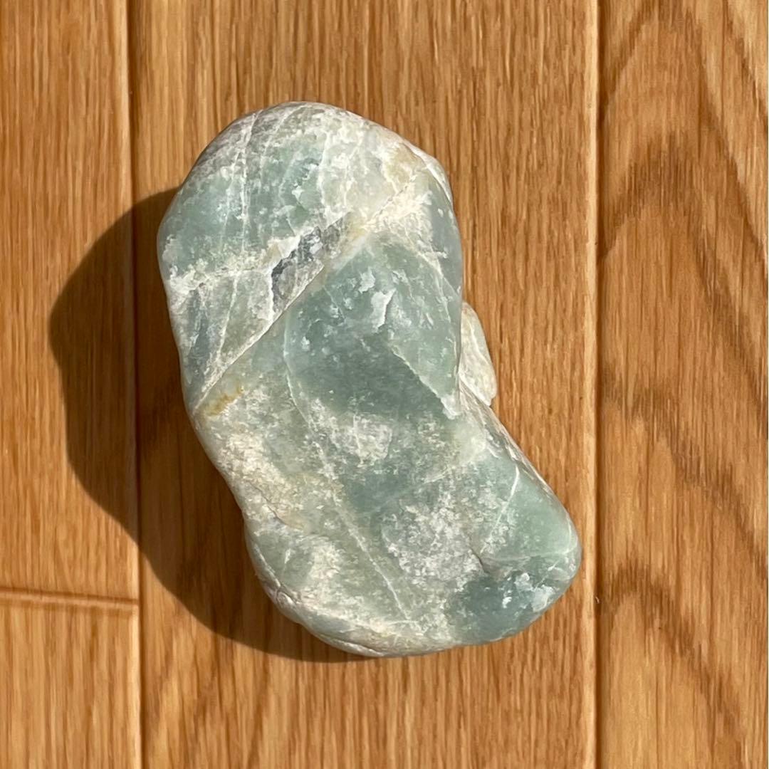 希少！ 糸魚川　水色　翡翠原石　ひすい