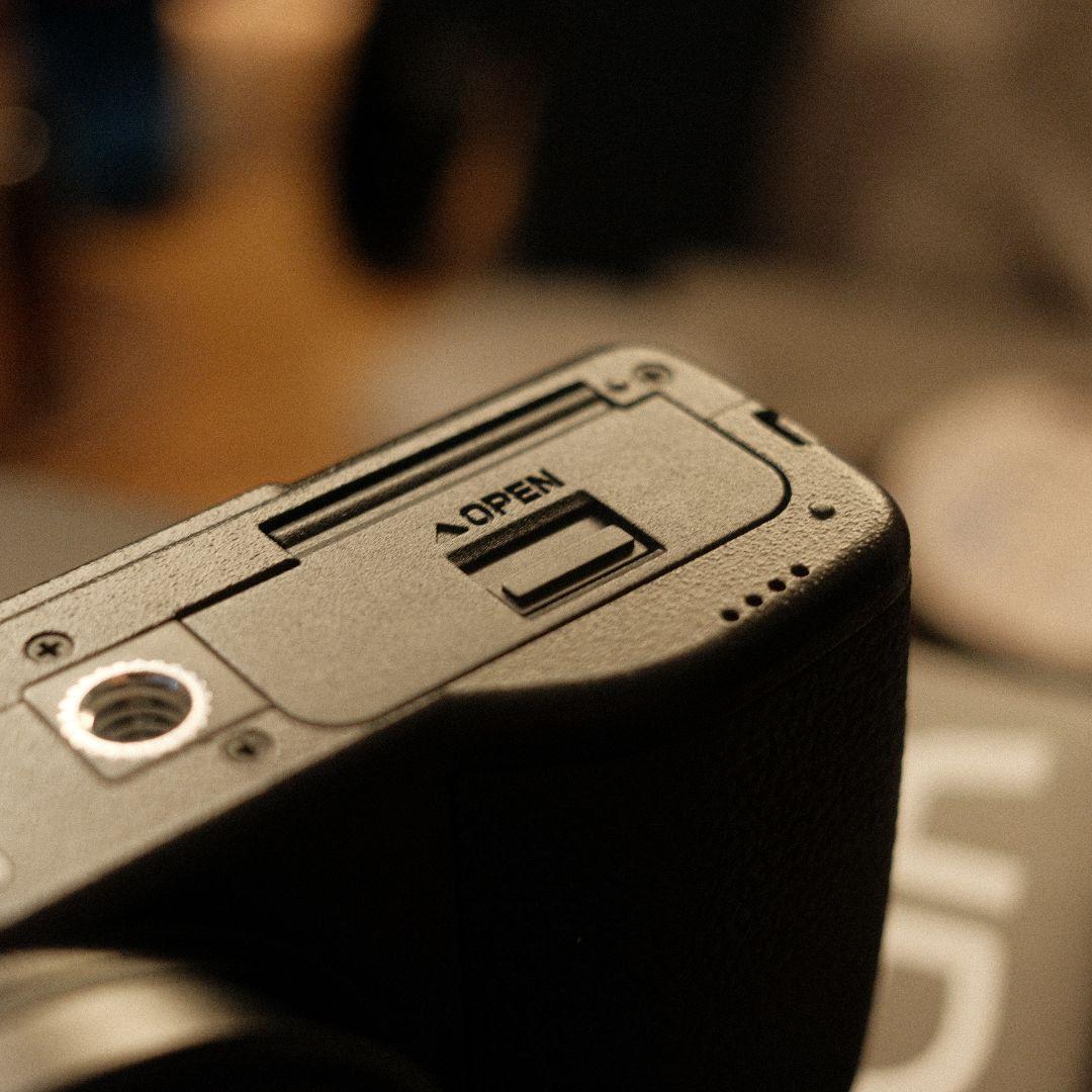 RICOH GR IIIx コンパクトデジタルカメラ【シャッター回数1303回】