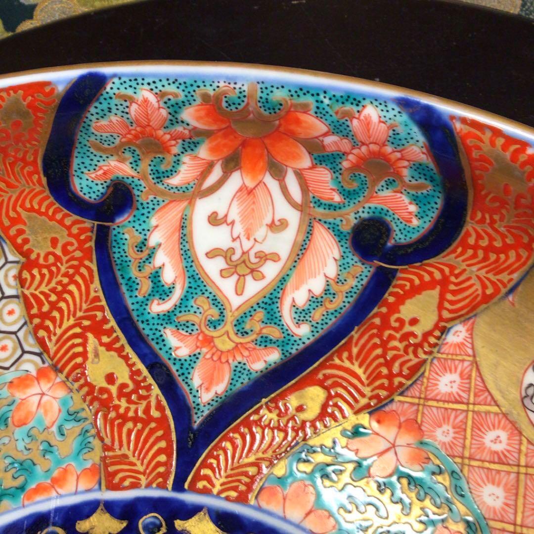 A538 古伊万里　極上金蘭手　窓絵　熨斗に蝶　菊に銀杏　波桜紋様　大皿　1枚