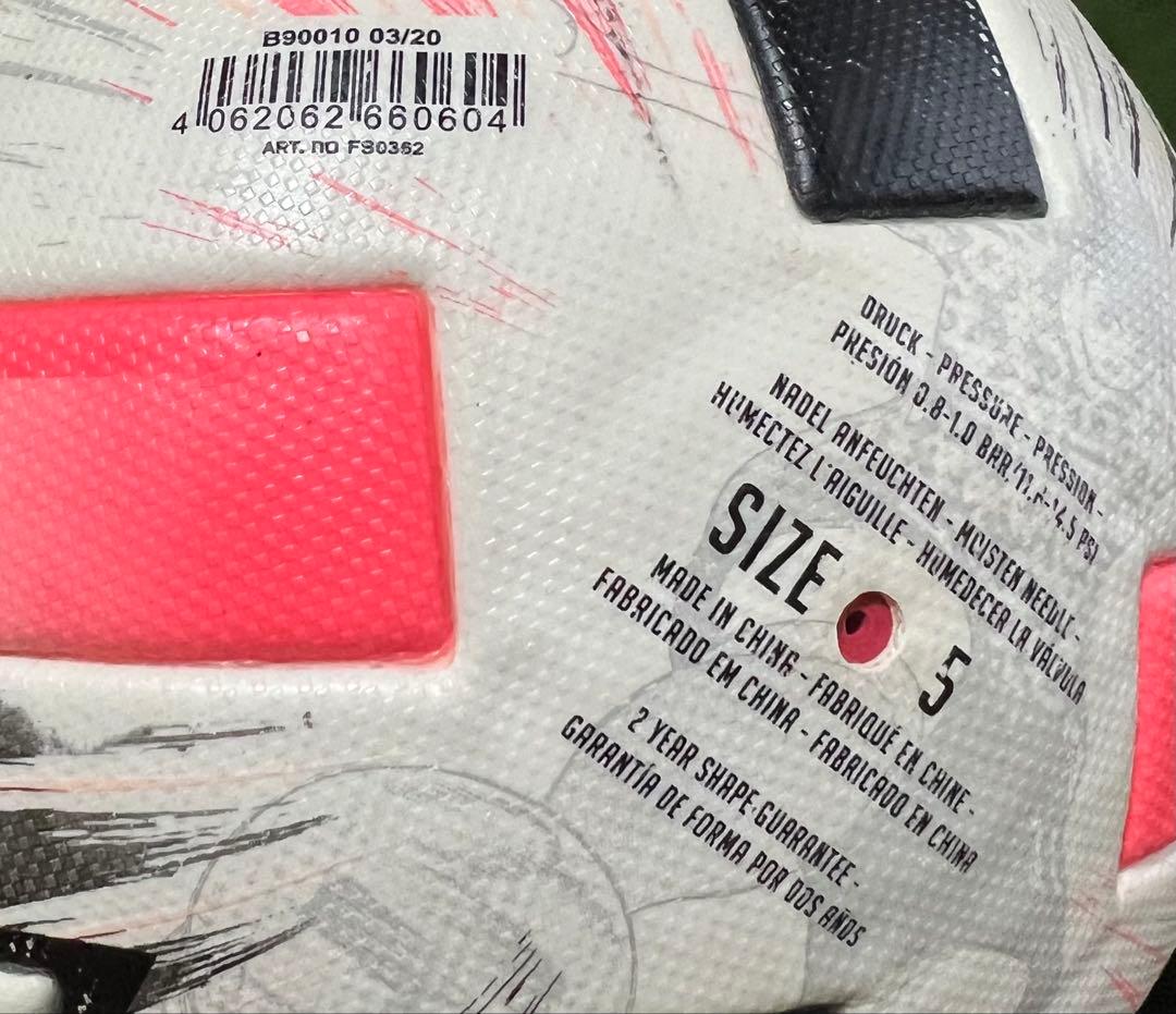 サッカーボール　TSUBASA x キャプテン翼 スペシャルエディション　5号球