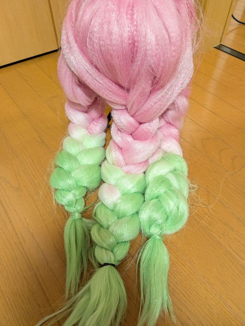 鬼滅の刃　甘露寺蜜璃　コスプレウィッグ