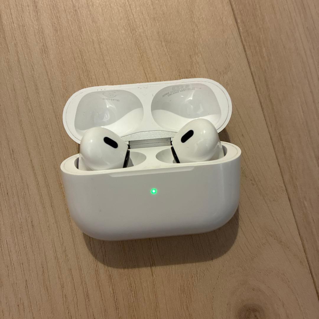 【美品】AirPodsPro2 本体 ホワイト 充電ケース イヤーチップ付き