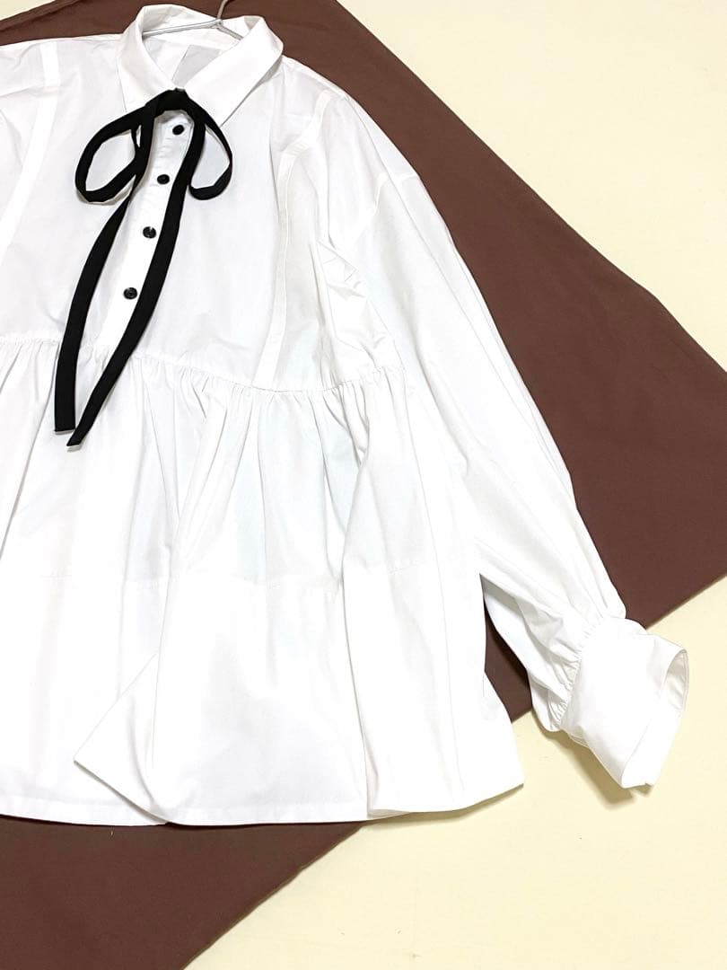 美品　カデュネ　ボウ付きシャツチュニック　ヘプラム　シャツ　カデュネ　ボウタイ