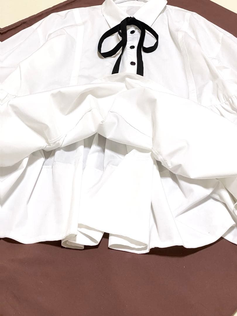 美品　カデュネ　ボウ付きシャツチュニック　ヘプラム　シャツ　カデュネ　ボウタイ
