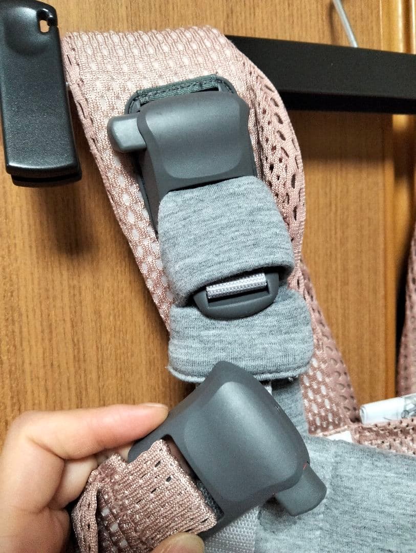 【ぴーや】【カバー付／美品】ベビービョルン ハーモニー　ダスティピンク