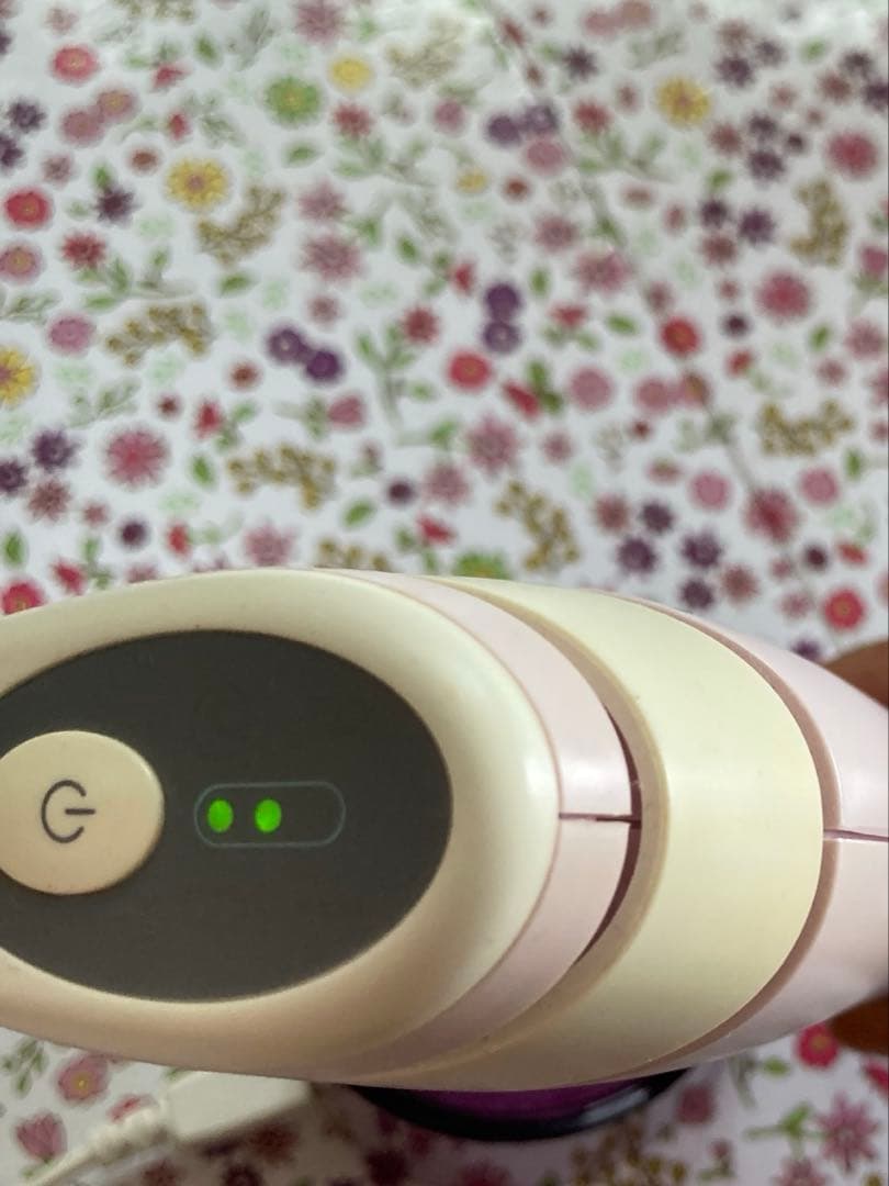 トリア スキンエイジングケアレーザー　ジャンク品