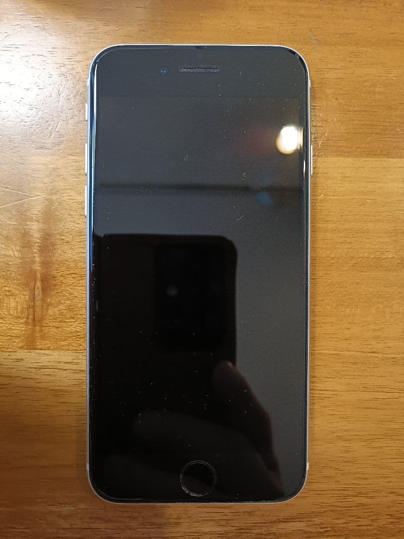 Apple iPhone se2 ホワイト 4.7インチ 本体