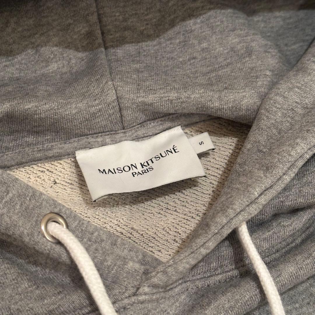 MAISON KITSUNÉ グレー パーカー