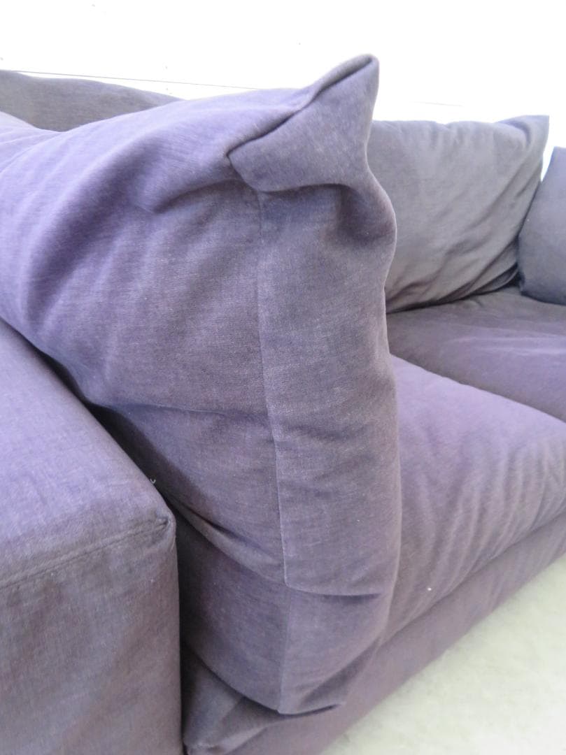 美品■カッシーナ■BOX■2人掛けワイドソファ■フェザー■ナス紺■69.6万円