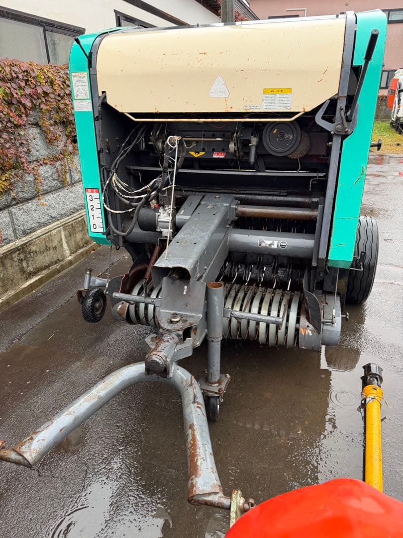 青森黒石市　 タカキタ ロールベーラ　RB1010 ジョイント付き　ラジコン付き