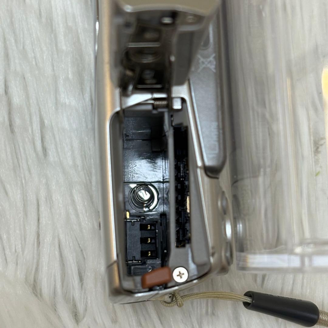 Canon IXY 810IS PC1235 充電器　箱 コンデジ　動作品