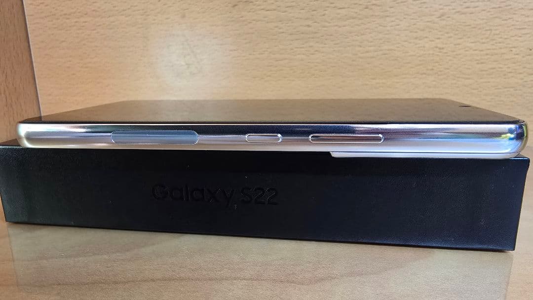 Samsung Galaxy S22 本体 ファントムホワイト