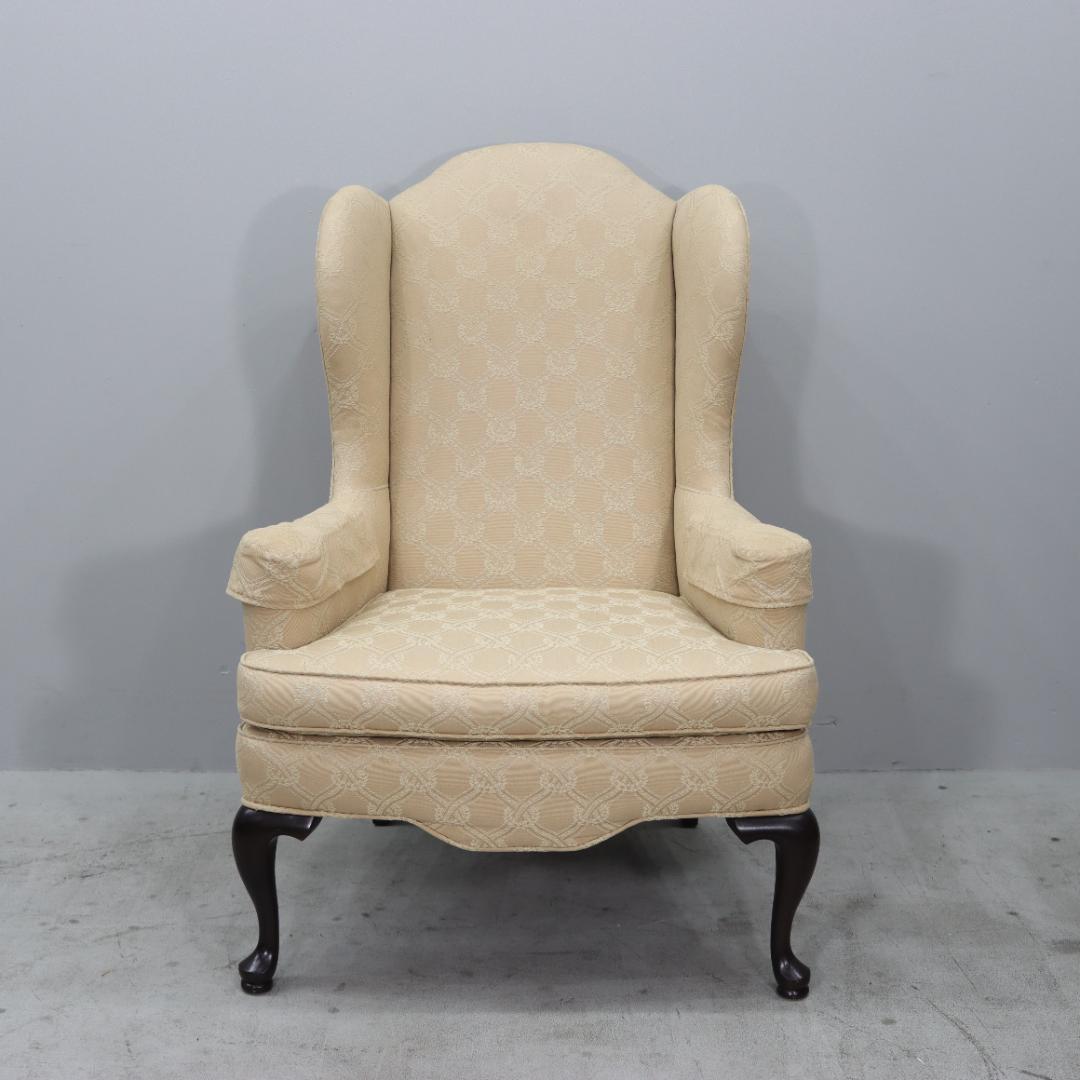 イーセンアーレン ウイングバックソファ オットマン アメリカ