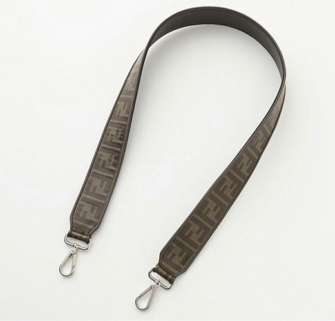 ららFENDI フェンディ　ストラップユー　ズッカ