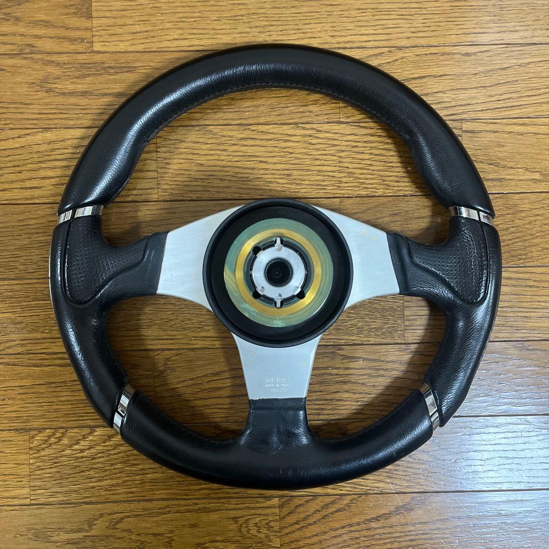 ヒガシMOMO ステアリングホイール 3スポーク 黒