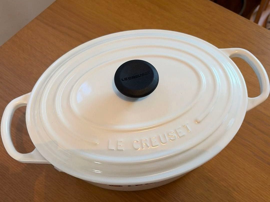【新品】ル・クルーゼ LE CREUSET オーバル 25cm ホワイト 鍋