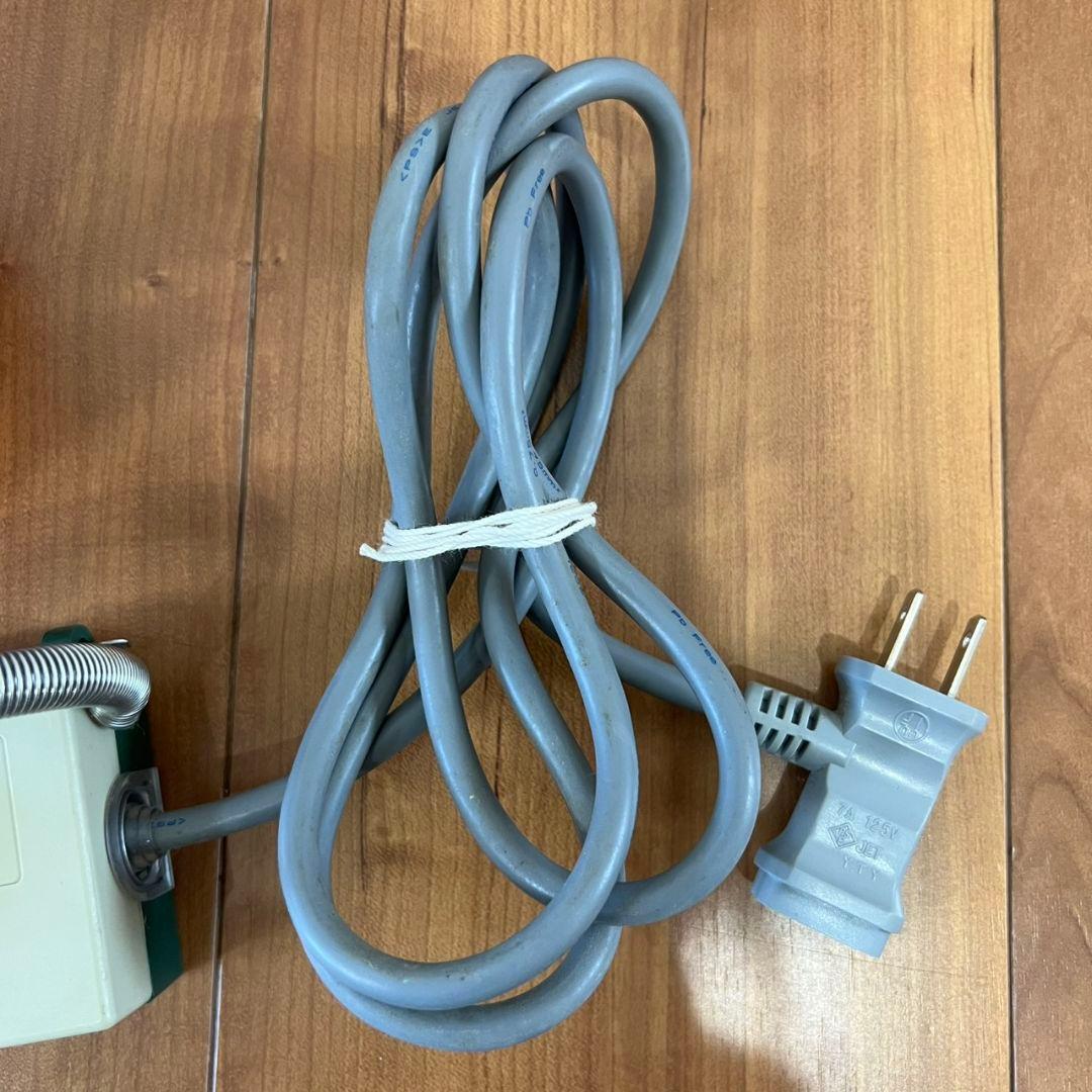 赤い円筒形電気ヒーター 温度調節機能付き