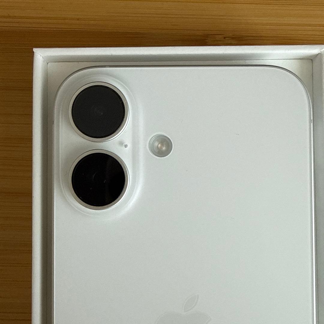 鈴木 【美品】 iPhone16 SIMフリー 128GB