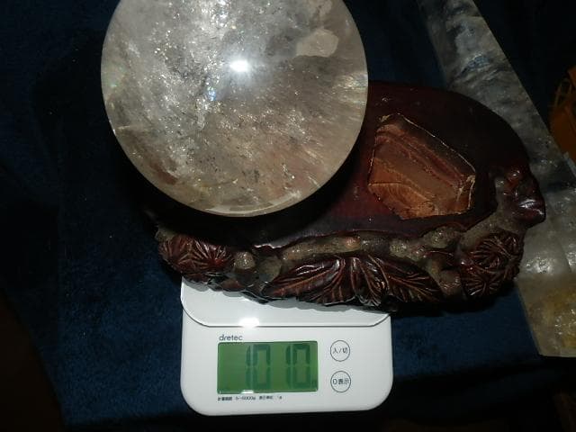 水晶球と水晶柱　1010gと1475g