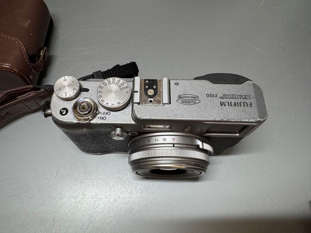 デジタルカメラ FUJIFILM Fine Pix X100