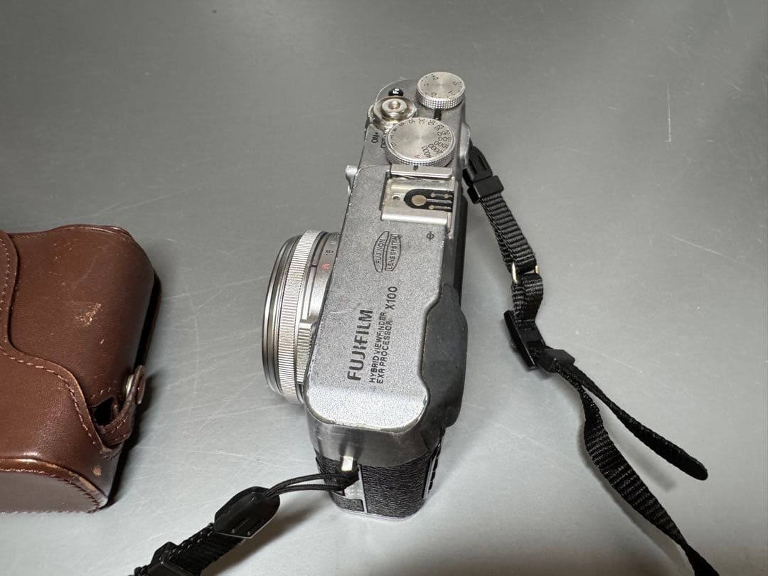 デジタルカメラ FUJIFILM Fine Pix X100