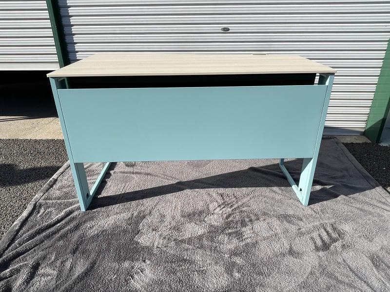 【美品】オカムラ　ソリスト　3K20EE MHJ3　台形天板（右タイプ）1台