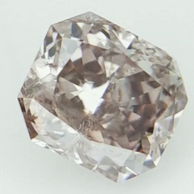 プチプラ！カラーダイヤモンド0.4ctクッションシェイプ