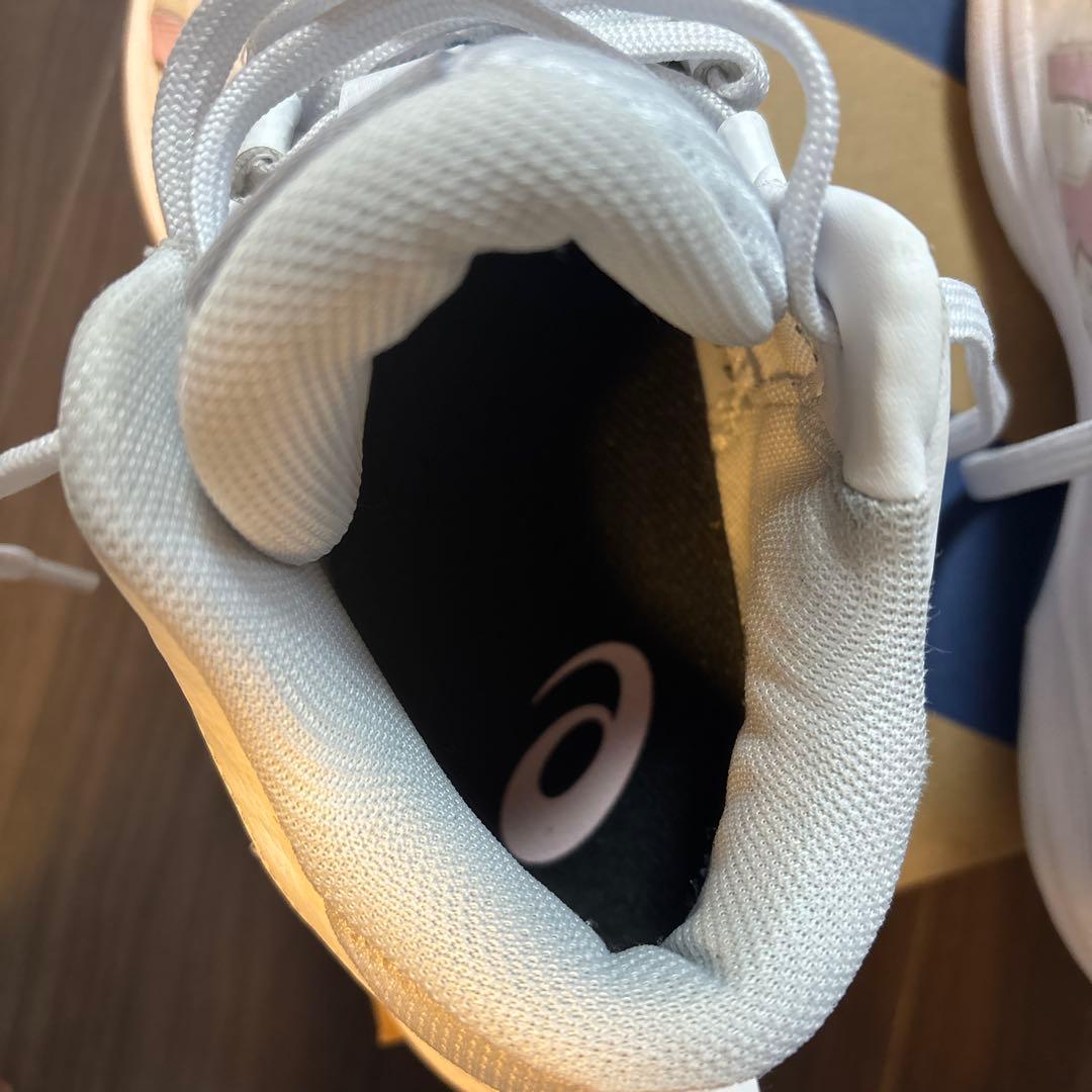 ASICSバスケットシューズ ホワイト/ピンク　ゲルフープV17