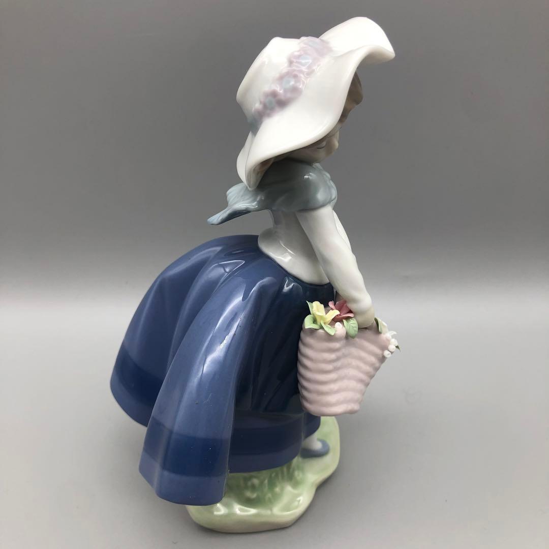 新品未使用LLADROリヤドロ少女磁器人形きれいな花ばかり箱&保証書付ビンテージ