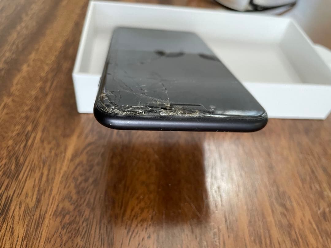 Apple iPhone SE 2ブラック 本体