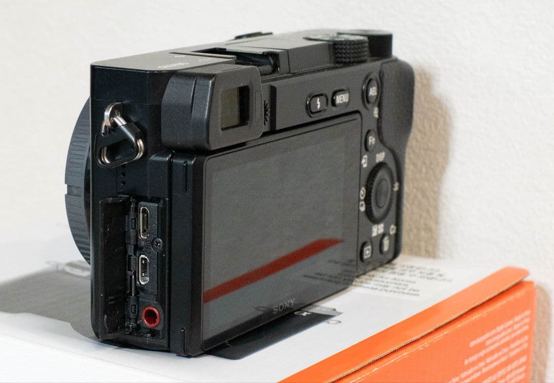 [海外版] SONY α6100 ミラーレスカメラ 本体