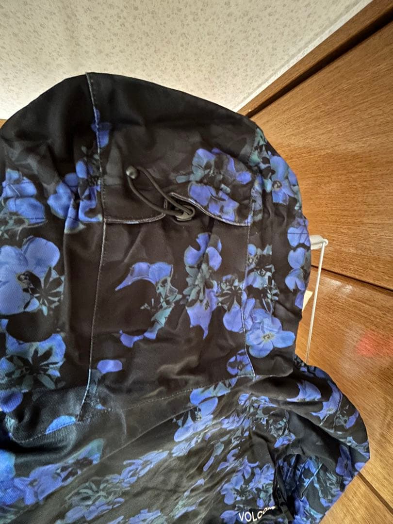 新品❤️レディース上下　ボルコムデニム花柄スノボJKT、バートン　ロキシー　可愛い