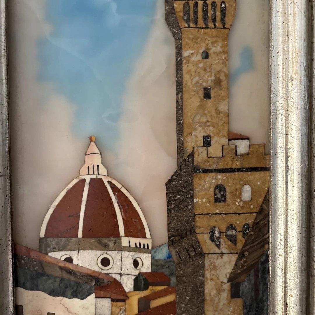 イタリアフィレンツェの石作りのウォールアート、壁かけ