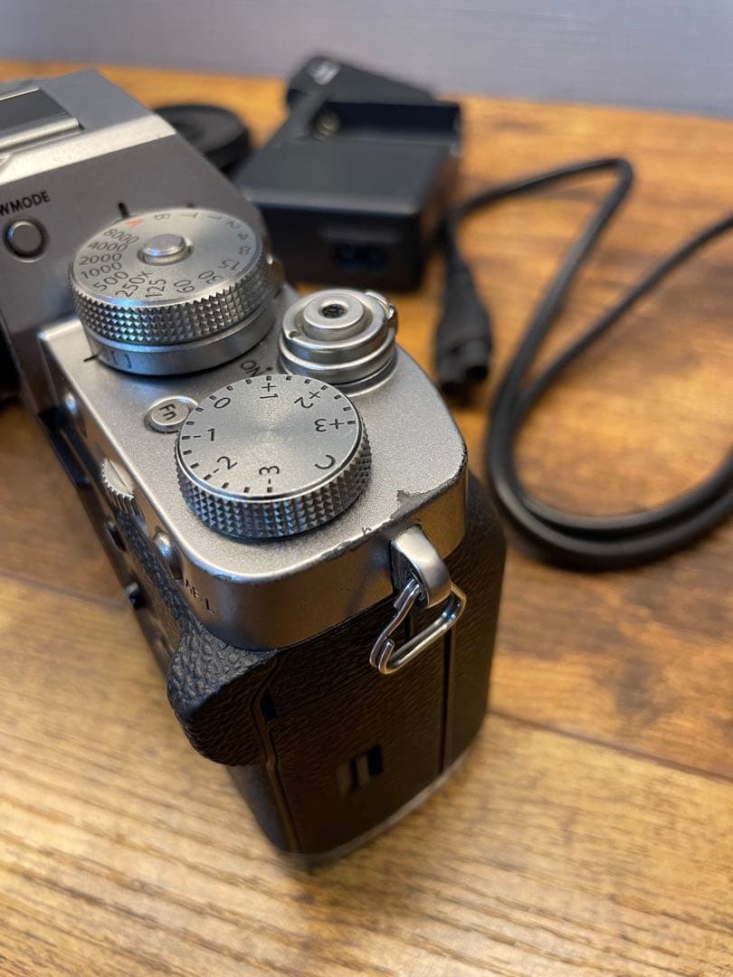 Fujifilm X-T3 ミラーレスカメラ 本体と付属品