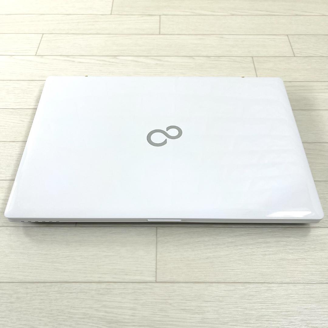 富士通 第8世代 i7 新品SSD512＋HDD1Tメモリ16 ノートパソコン