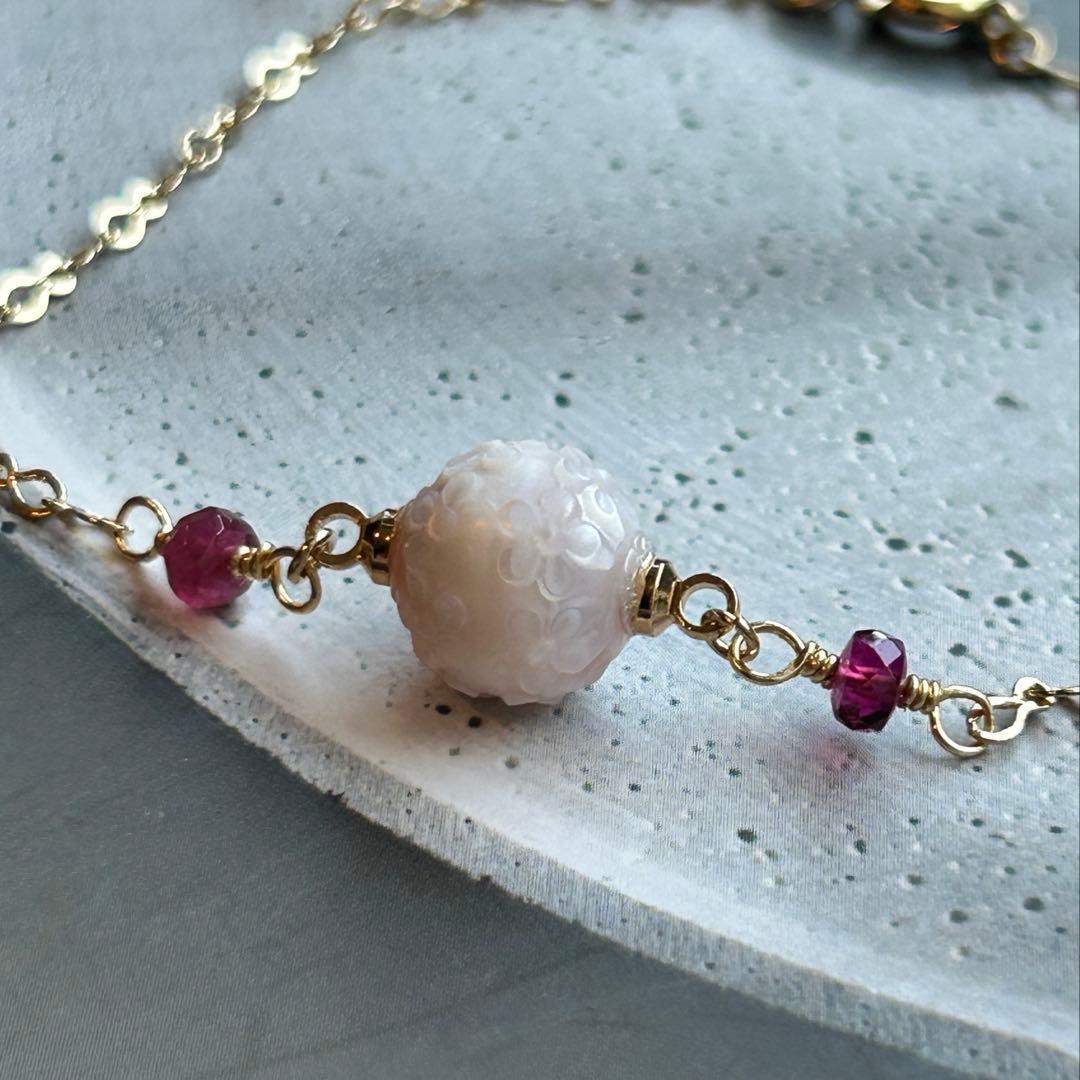 【可憐な花々】あこや真珠カービングパールとピンクトルマリンのブレスレット