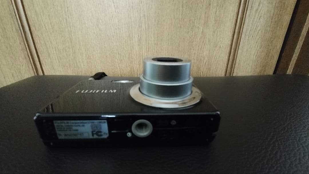 【まい様】【中古品】富士フィルム Fujifilm J30 コンデジカメラ