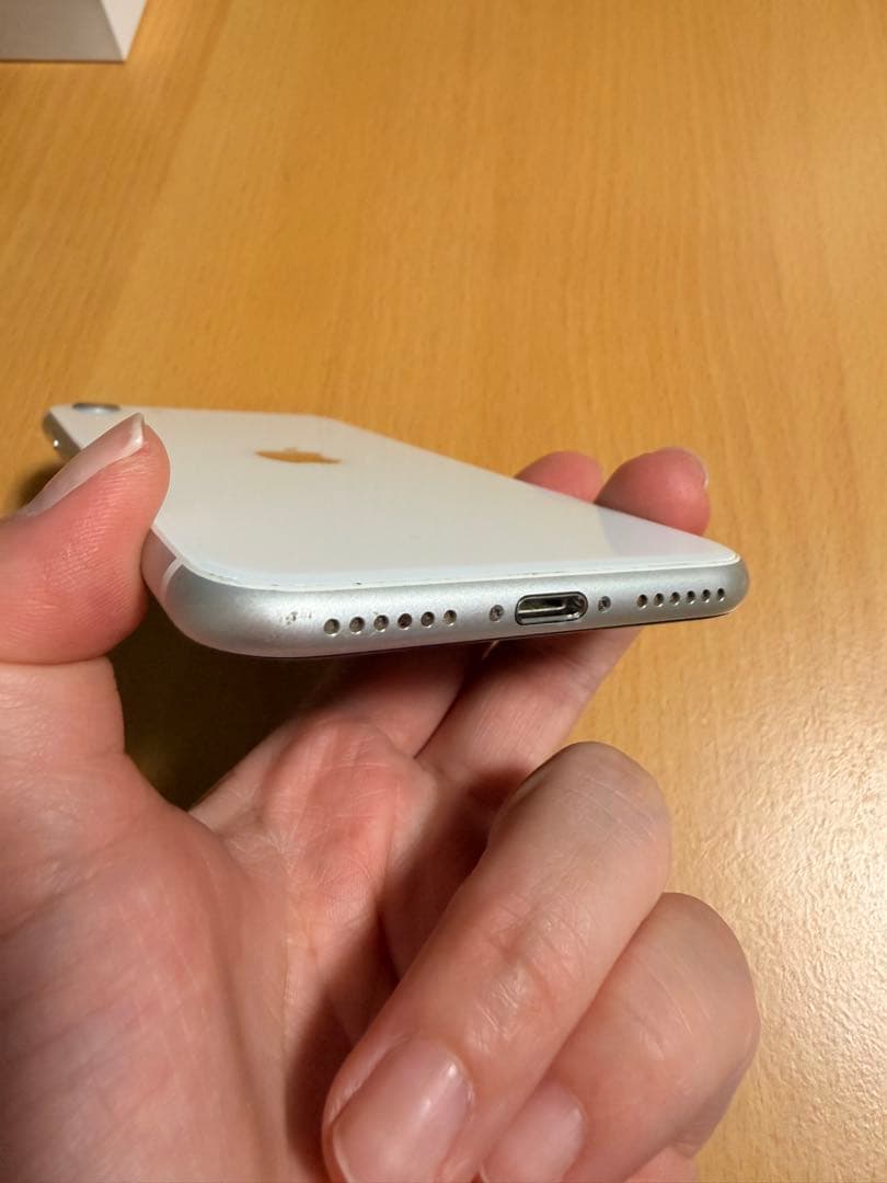 iPhoneSE ホワイト 2世代