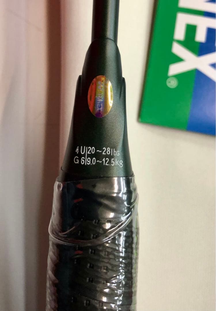 新品未使用 YONEX 最新モデル AX100TVA 4UG6 ＋ BGXB65