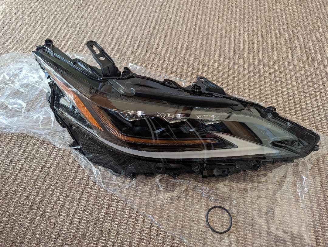 最終値下げ価格　レクサス　LEXUS　ES300h　右ヘッドライト