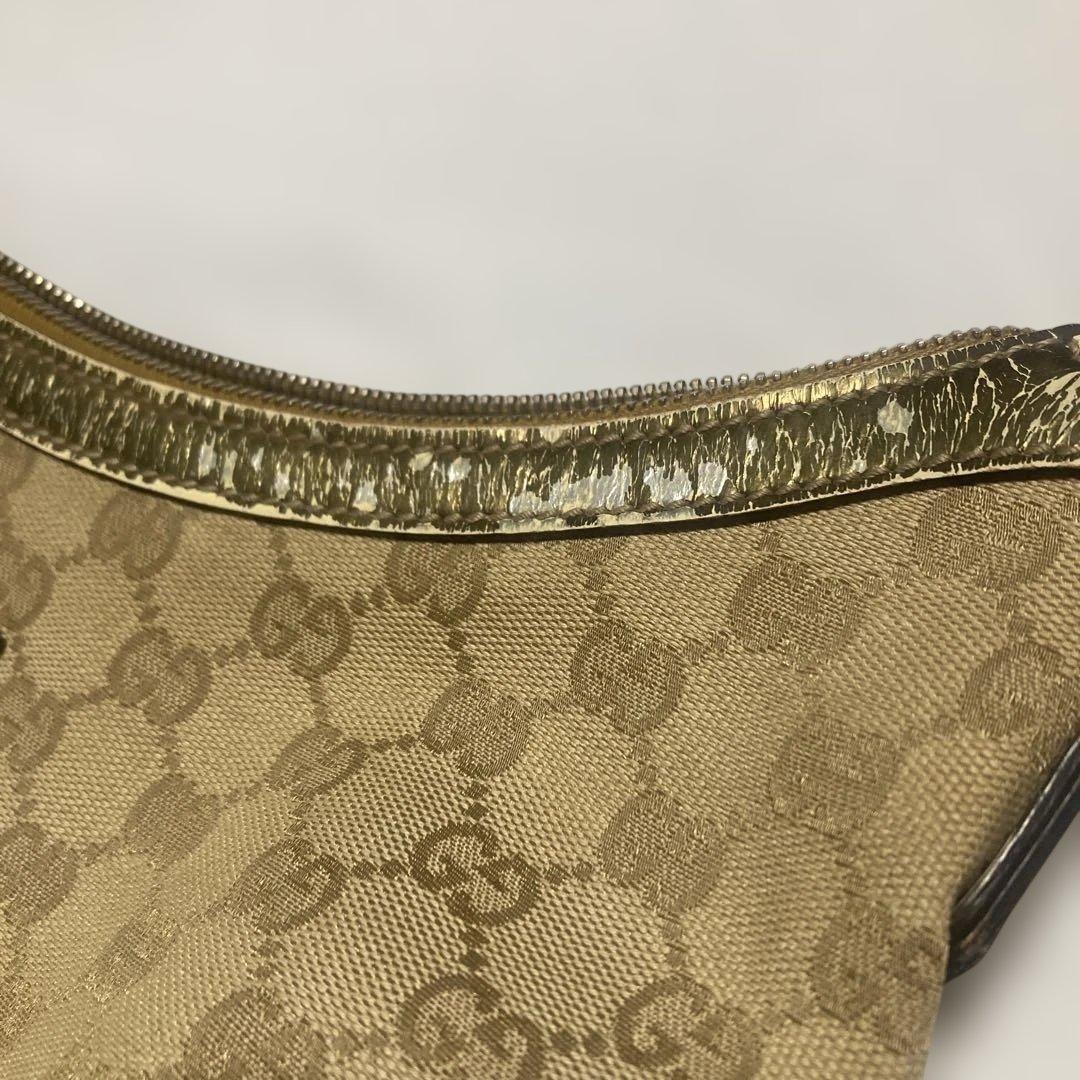 GUCCIハーフムーンショルダーバッグGG キャンバス