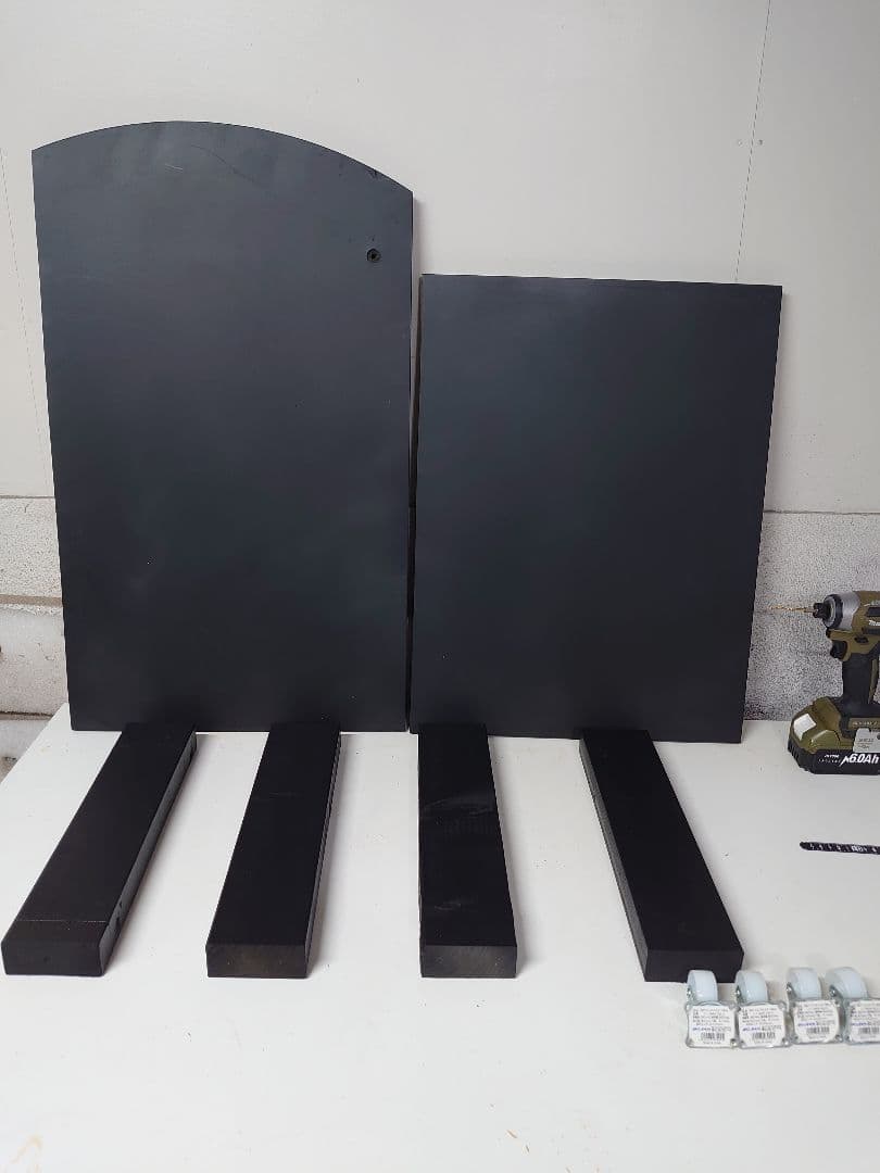 【移動に便利なキャスター付シンプルスタンド㉖】パチスロ実機1台用の置く台・黒色