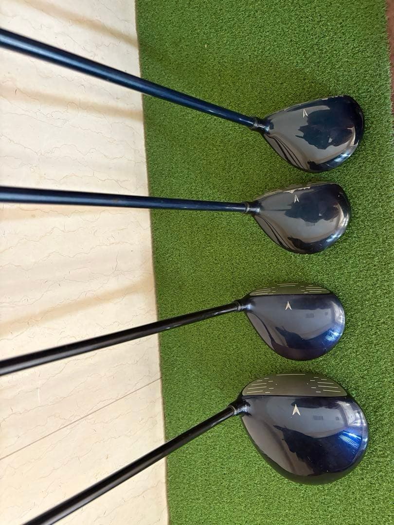 お買得品ゼクシオレディース12本セット【ドライバー、ウッド4本、アイアン8本】