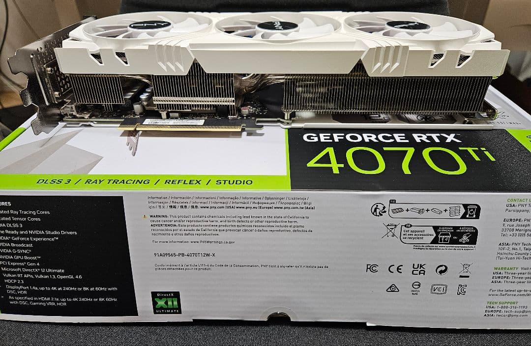 ＊東京都民＊ PNYGeForceRTX　4070Ti 12GB ホワイト
