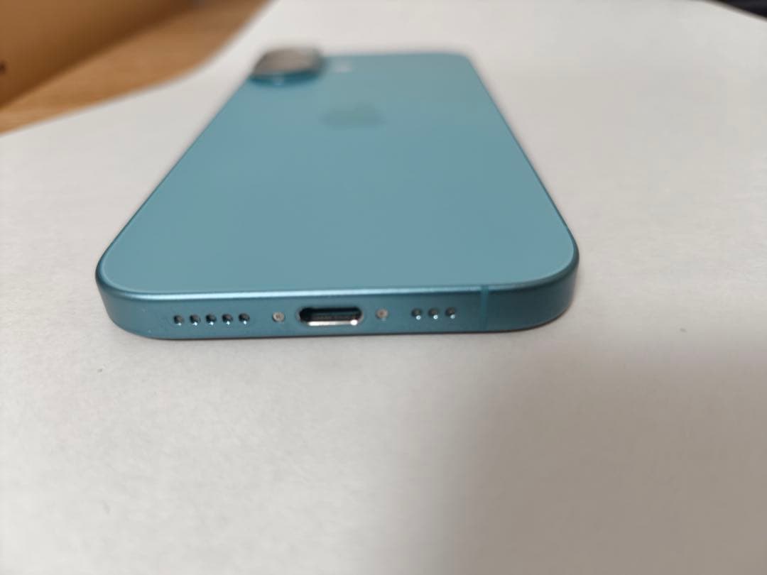 【極美品】iPhone 16 256GB ティール SIMフリー